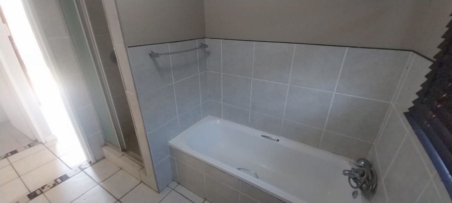 4 Bedroom Property for Sale in Gonubie Eastern Cape